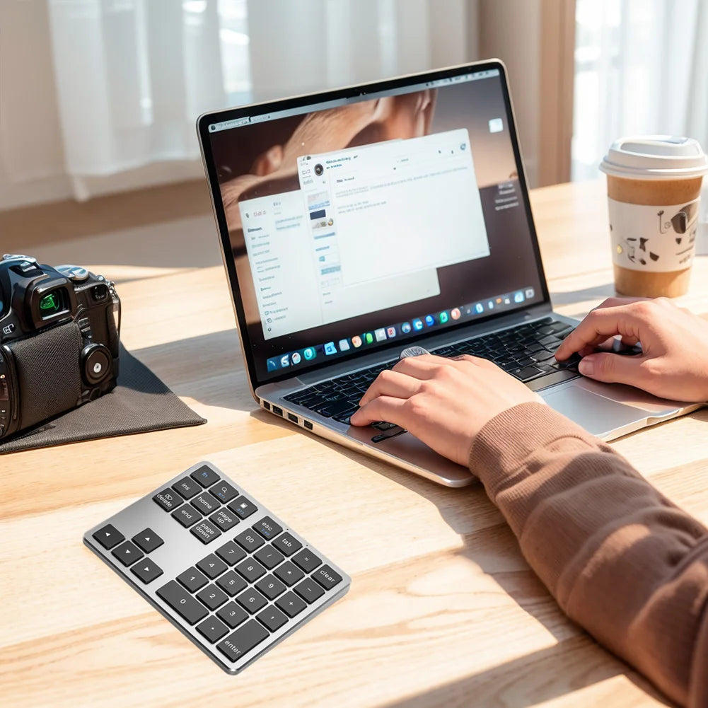 2.4G Bluetooth-Compatible Number Pad USB Rechargeable 35 Keys Digital Keyboard Ultra-thin Numpad Keyboard for Android IOS Window